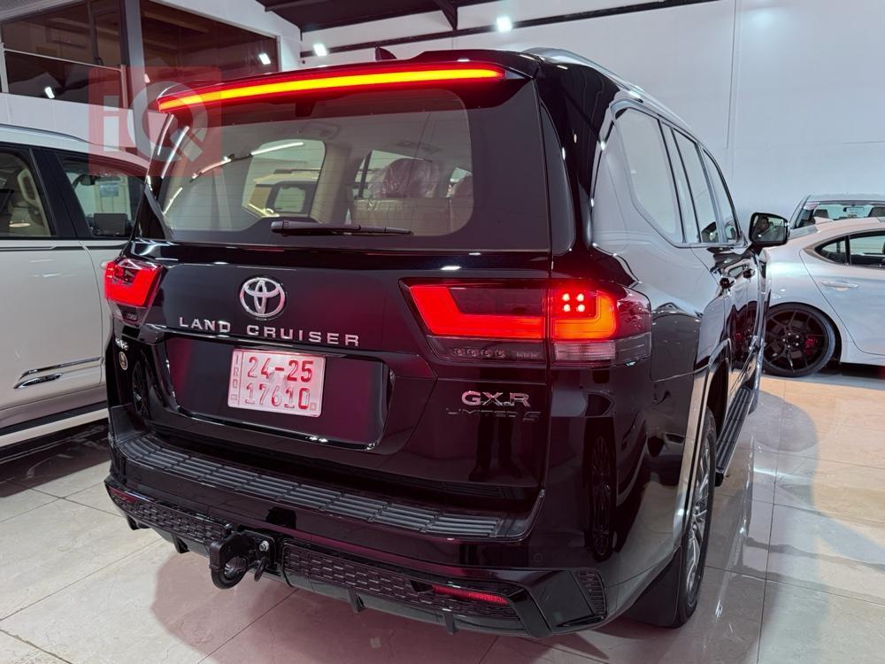 تۆیۆتا لاند کروزەر